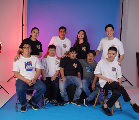 Irene berfoto bersama IBK binaan House of Hope