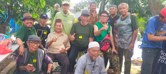 drg Dipo bersama pengurus panitia kurban