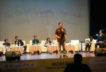 Kadisbudpar sedang memberikan kesan setelah melihat workshop BIM seharian