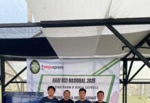 Pimpinan Amazing Farm dan Ninja Cold berfoto bersama setelah memberikan keterangan kepada awak media