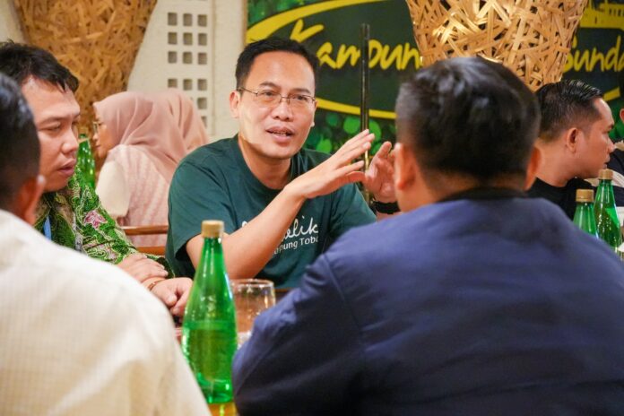 Sekretaris Kemendukbangga Budi Setyono saat berbincang dengan sejumlah jurnalis di Garut pada Jumat malam Sekretaris Kemendukbangga Budi Setyono saat berbincang dengan sejumlah jurnalis di Garut pada Jumat malam