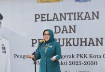 Ketua Tim Penggerak Pemberdayaan dan Kesejahteraan Keluarga (TP PKK) Provinsi Jawa Barat Siska Gerfianti berikan sambutan