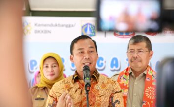 Menteri Kependudukan dan Pembangunan Keluarga/Kepala BKKBN, Dr. Wihaji, S.Ag, M.Pd, berikan sambutan dalam peringatan Hari Lanjut Usia Nasional (HLUN) ke-29