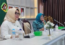 Ketua TP PKK Jawa Barat Siska Gerfianti melantik Retno Widyastuti menjadi Ketua TP PKK Kabupaten Tasikmalaya Masa Bakti 2025-2030