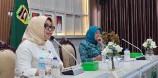 Ketua TP PKK Jawa Barat Siska Gerfianti melantik Retno Widyastuti menjadi Ketua TP PKK Kabupaten Tasikmalaya Masa Bakti 2025-2030