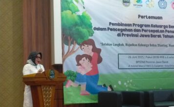 Dr.Siska Gerfianti berikan paparan perihal strategi kerja peningkatan stunting di tiap daerah di Jabar