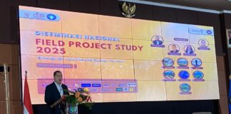 Direktur Poltekpar NHI Bandung, Dr. Masatip, MM.Par., CEE berikan sambutan pada saat perhelatan FPS di NHI