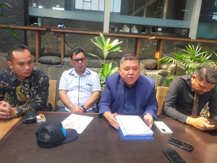 Juke Bongso, dari Pasopati Lawfirm berikan pernyataan perihal kekisruhan di Bandung Zoo belum lama ini Juke Bongso, dari Pasopati Lawfirm berikan pernyataan perihal kekisruhan di Bandung Zoo belum lama ini