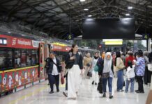 Nataru 2025-2016: Ratusan Ribu Lembar Tiket Terjual, Penumpang Kereta Kian Berjubel