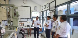 Pastikan Segalanya Lancar, Bos KAI Turun Gunung: Tinjau Posko Nataru 2025-2026