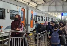 Nataru 2025-2026: Penumpang Commuter Line Membludak, KCI Lakukan Ini Demi Keamanan: Perketat Pengawasan