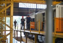 Ramadan-Idul Fitri: Demi Kelancaran Perjalanan, KAI Kerahkan Puluhan Lokomotif dan Rutin Lakukan Hal Ini