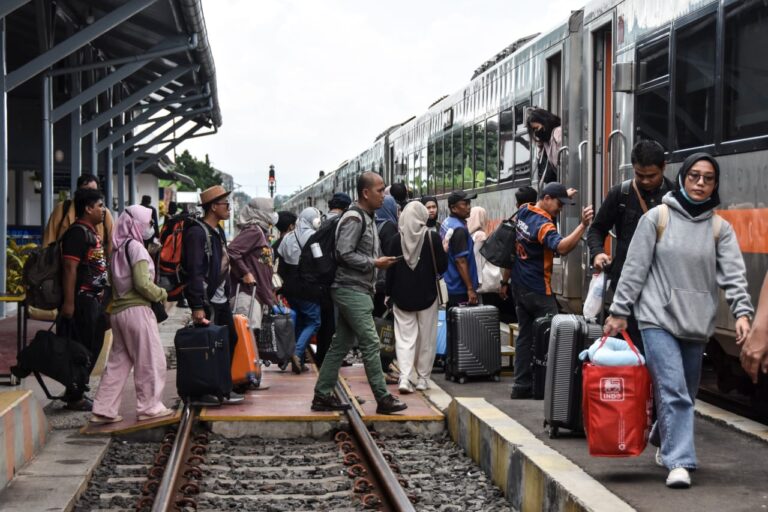 Masa Angkutan Idul Fitri 2026: Sebanyak 233 Ribu Lembar Tiket Terjual, KAI Ungkap Rute-rute Favorit
