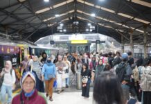 Masa Angkutan Idul Fitri: Begitu Larisnya Tiket Kereta Jarak Jauh, Volume Penumpang pun Membludak, Apa KatA KAI?