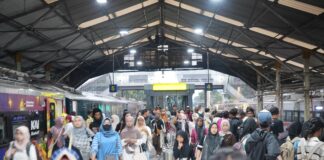 Masa Angkutan Idul Fitri: Begitu Larisnya Tiket Kereta Jarak Jauh, Volume Penumpang pun Membludak, Apa KatA KAI?
