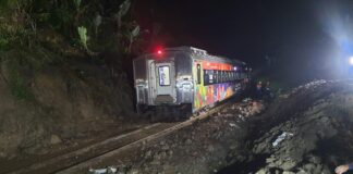 KAI: Evakuasi Tuntas, Kereta Bisa Kembali Melintasi Petak Maswati-Sasaksaat yang Tertimbun Longsor, Tapi…